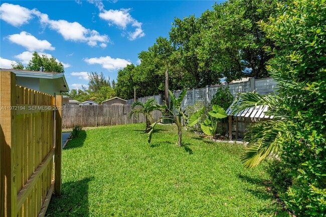 Building Photo - 2620 NW 83rd Ave