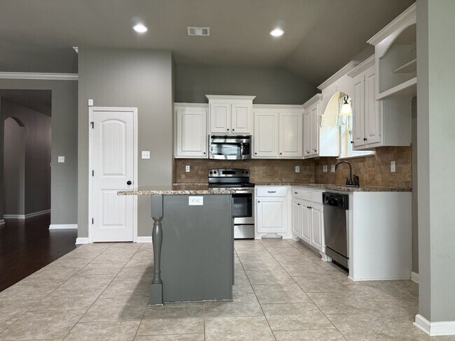 Building Photo - 14438 Tanya Dr