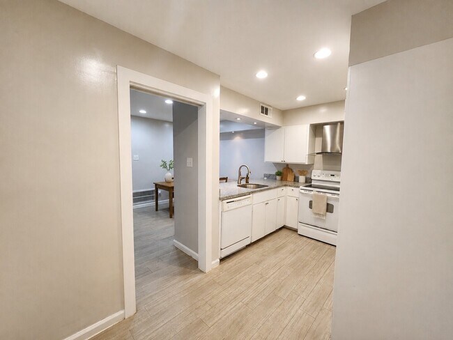Building Photo - 2575 Marilee Ln