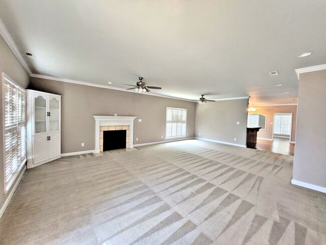 Building Photo - HOUSE FOR RENT - DECATUR