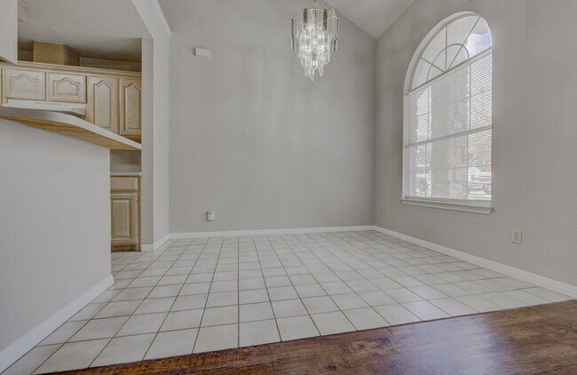 Building Photo - 2509 Riddle Rd