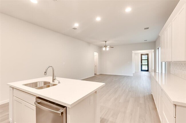 Building Photo - 232 Blackborrow Dr
