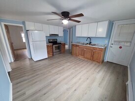 Building Photo - 24 Rocky Hill Ave