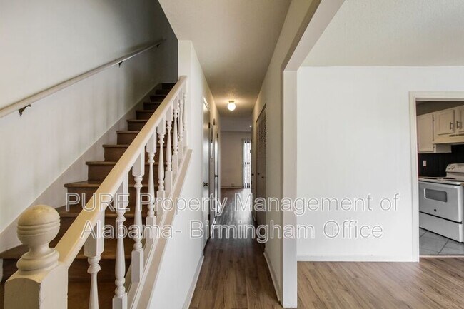 Building Photo - 6107 Crest Green Rd