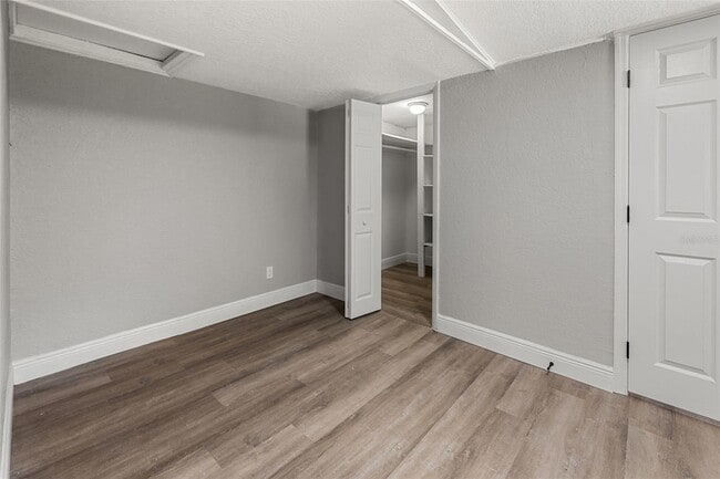 Building Photo - 1606 E Osborne Ave