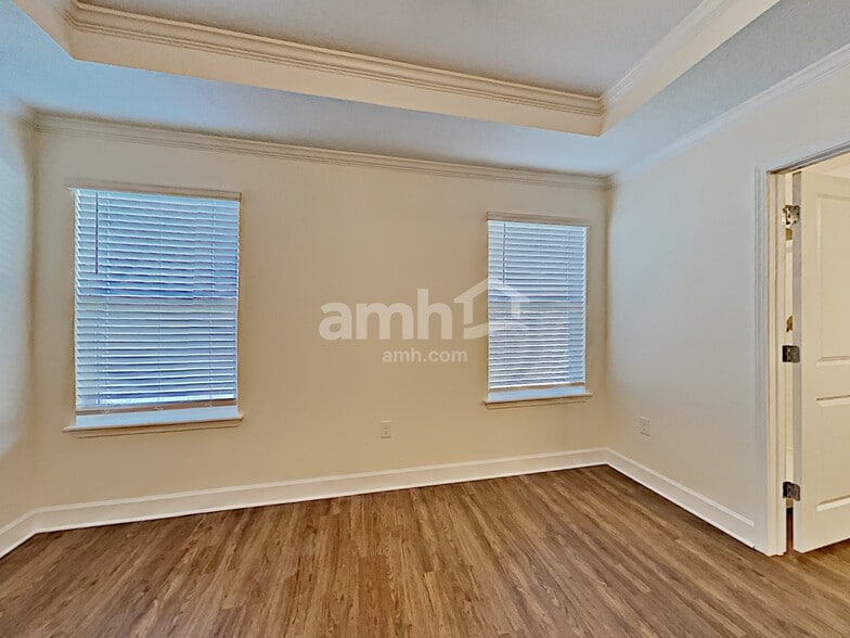 Building Photo - 4723 Birdsong Dr