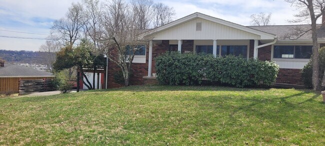 Primary Photo - 2 Story Brick 4/5 bedroom 2.5 Bath with Ga...