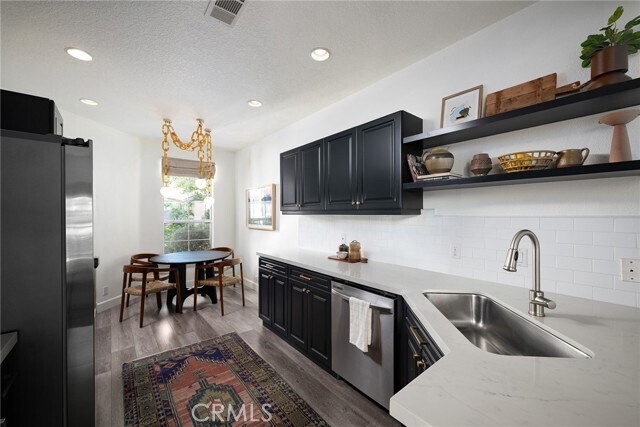 Building Photo - 5 Auvergne