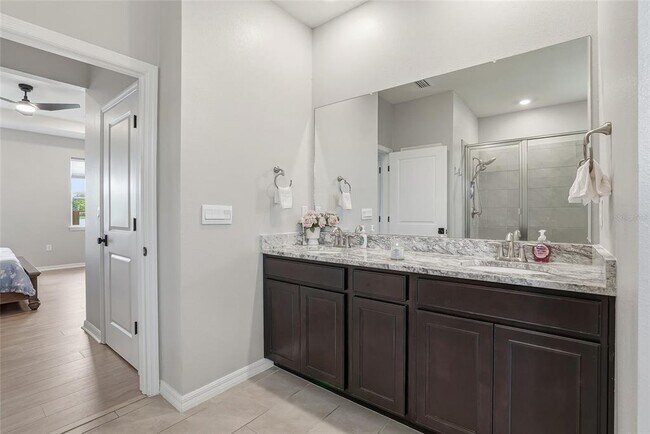 Building Photo - 3228 Living Coral Dr
