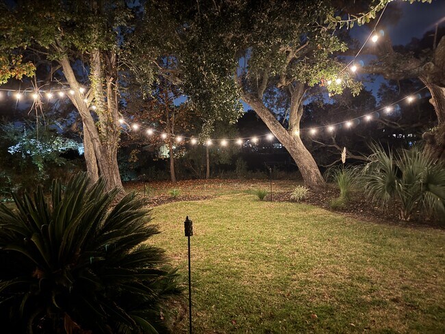 Building Photo - 774 Creekside Dr