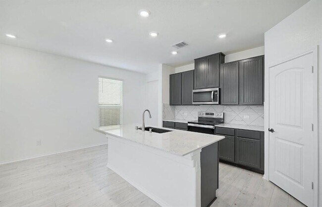 Building Photo - 13213 Nancy Reagan St