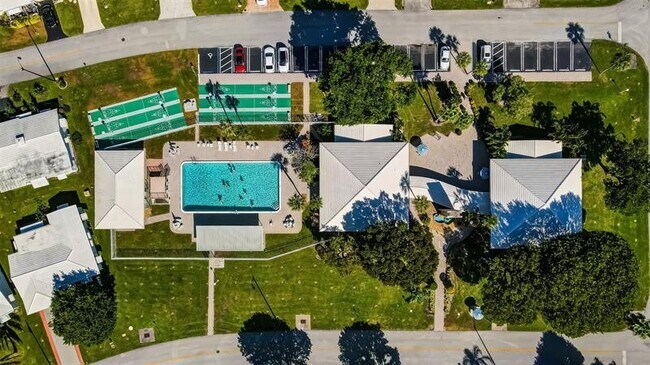 Building Photo - 321 NW 25th Ct