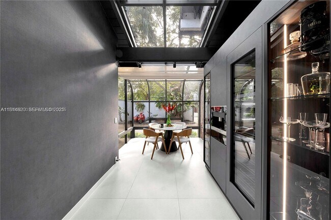 Building Photo - 3760 Douglas Rd