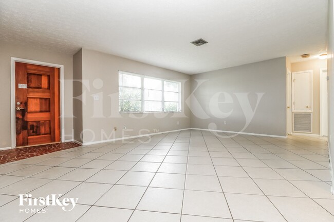 Building Photo - 2161 Tropic Ave