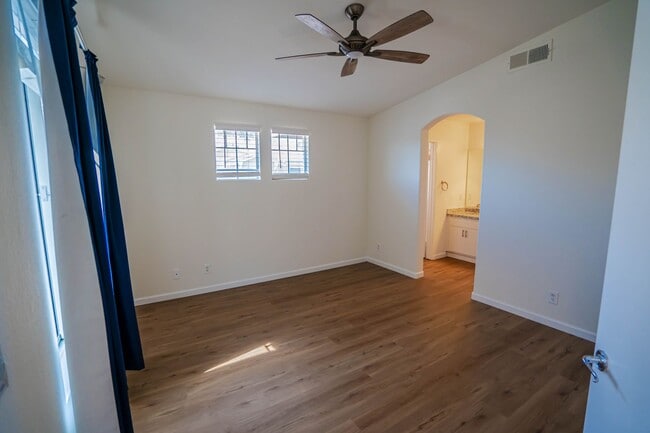 Building Photo - 2-Bedroom Townhome in Valencia's Cheyenne ...