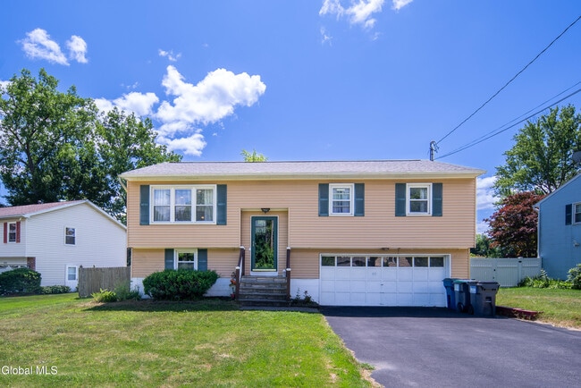 Building Photo - 99 Fiddlers Ln