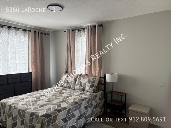 Building Photo - 5350 LaRoche-3