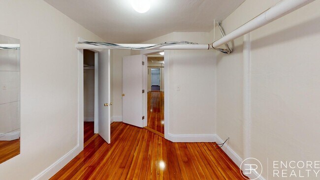 Building Photo - 7 Mt Hood Rd