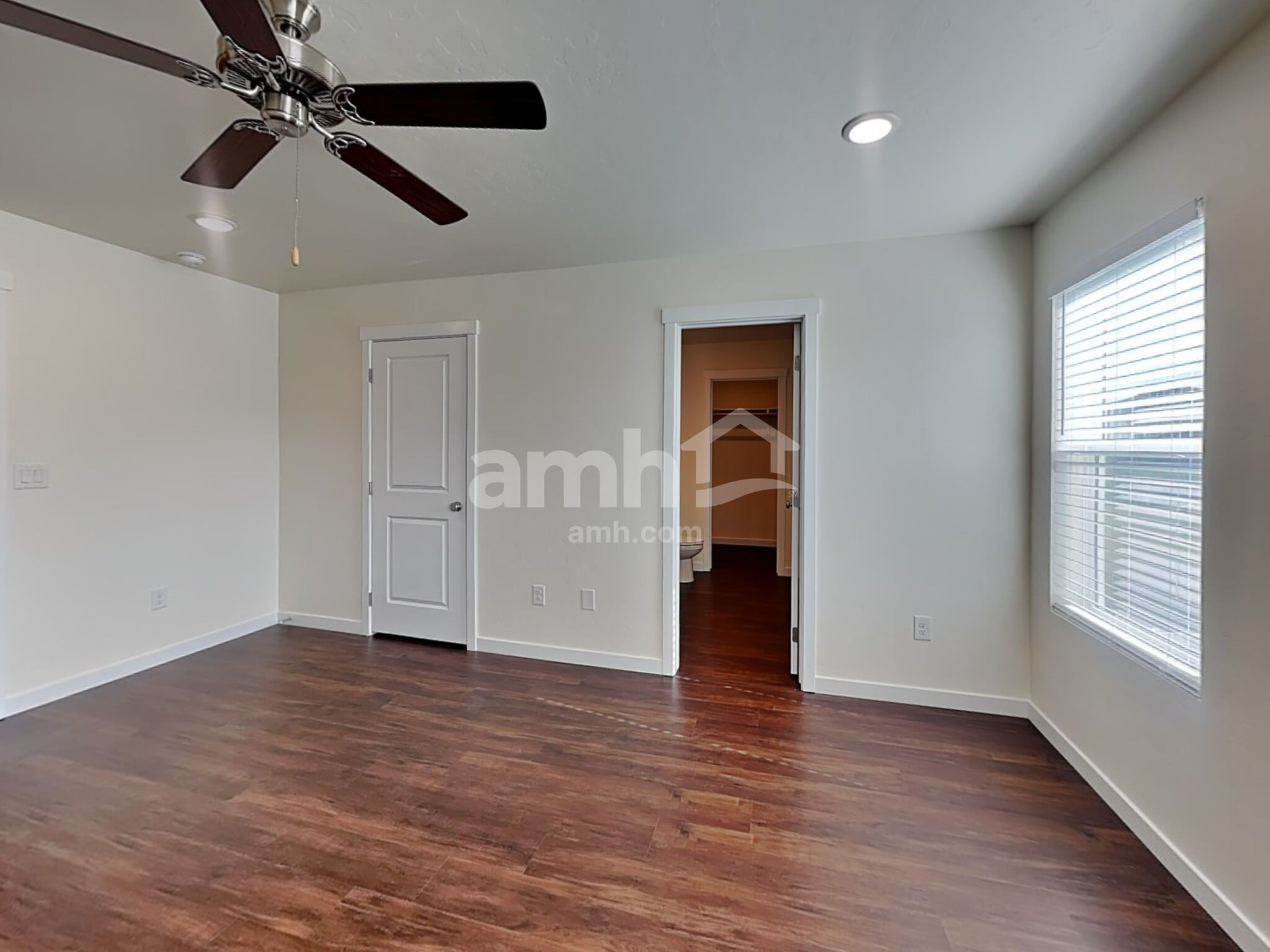 Building Photo - 1496 N Garnet Creek Ave