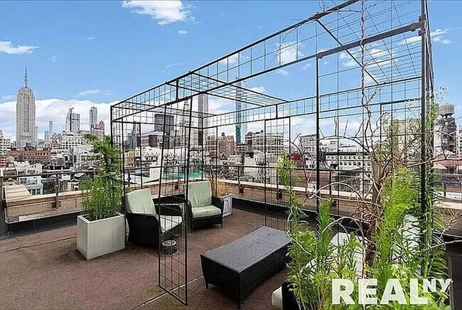 Building Photo - 30 West 18th Street