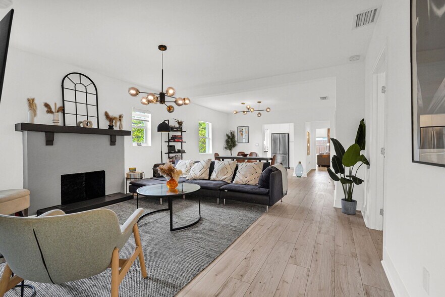 Building Photo - 37 NW 47th St