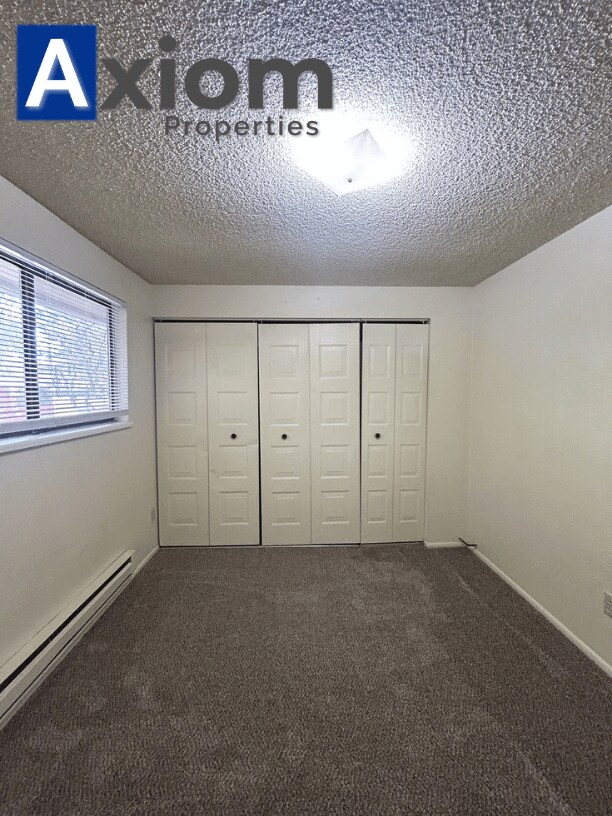 Building Photo - 2128 Marigold St