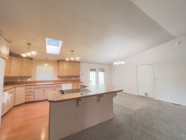 Building Photo - 3 bedroom rambler on corner lot