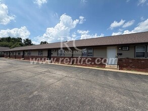 Building Photo - 300 Vaught St