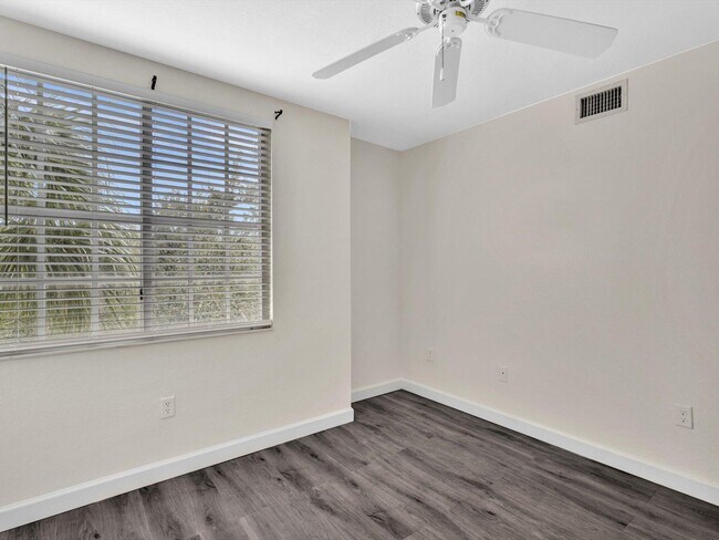 Building Photo - 6768 Heritage Grande