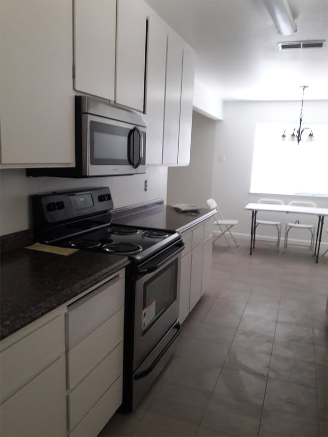 Building Photo - 2913 Sugarpine Way