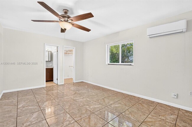 Building Photo - 6240 SW 22nd Ct