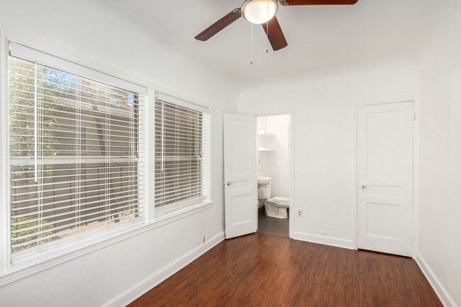 Building Photo - One Bedroom Single Family Home - Garfield District - First Month Free!