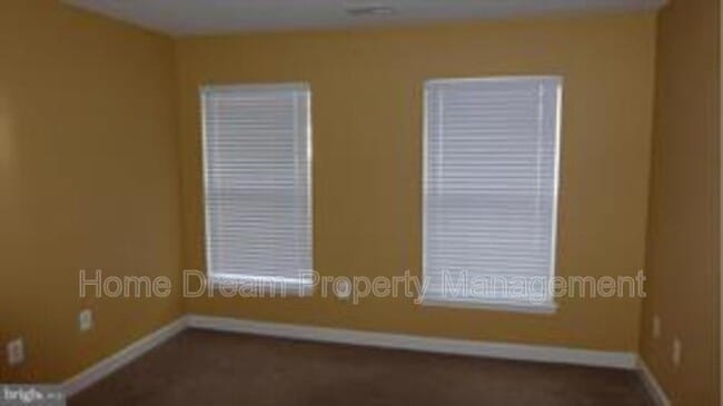 Building Photo - 1308 Saunders Dr