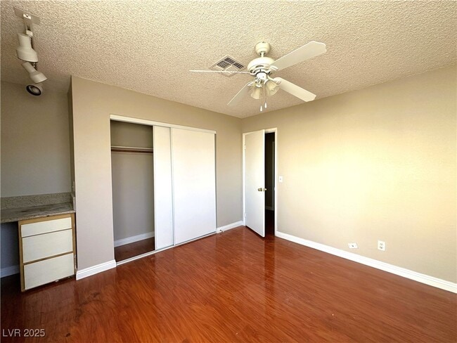 Building Photo - 120 Clifton Heights Dr