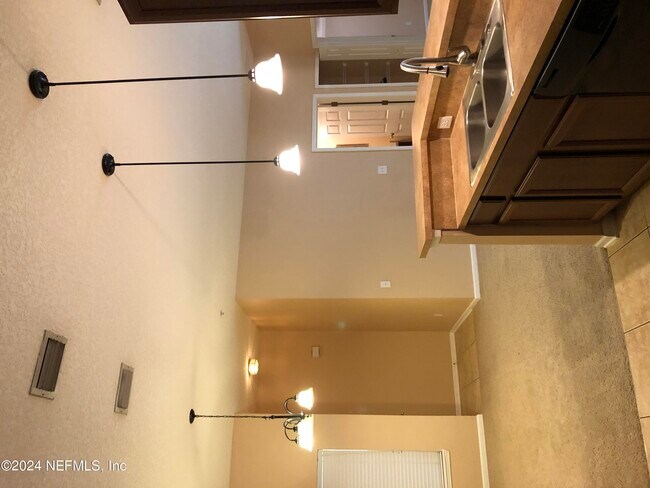 Building Photo - 7053 Snowy Canyon Dr