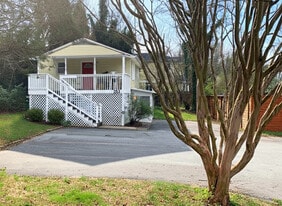 Building Photo - 353 Hillside St