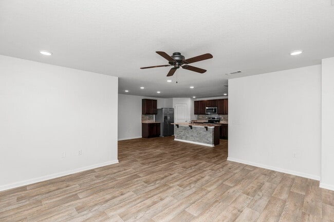 Building Photo - 1009 Limpkin St