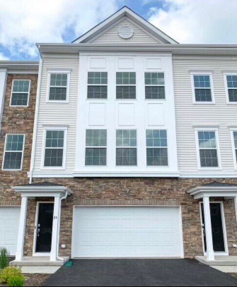Primary Photo - 24 Colgate Dr