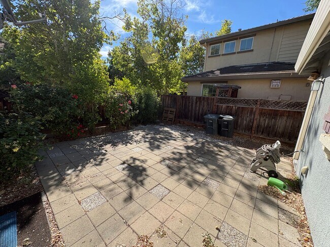 Building Photo - Beautiful 3 bed 2 Bath Home in Mountain House