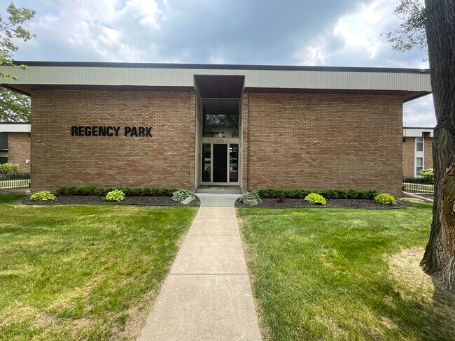Building Photo - 4190 Rochester Rd