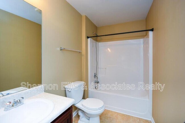 Building Photo - 137 Baywood Crossing