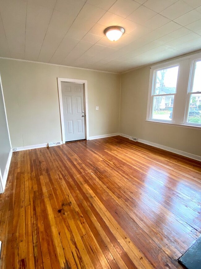 Building Photo - 2 Bedroom House in Seneca