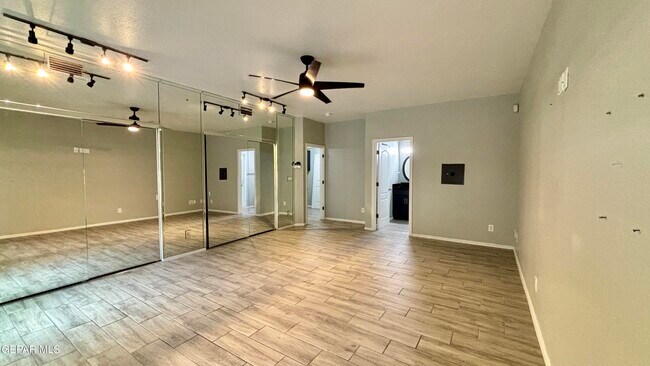 Building Photo - 633 Pete Payan Dr
