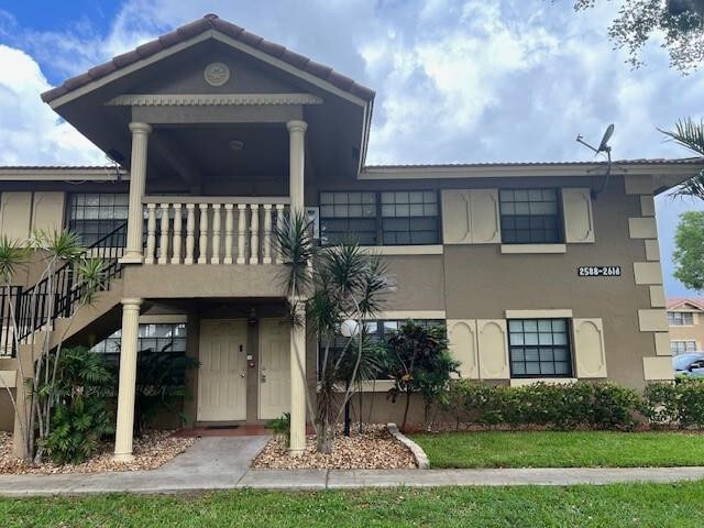 Building Photo - 2588 Riverside Dr