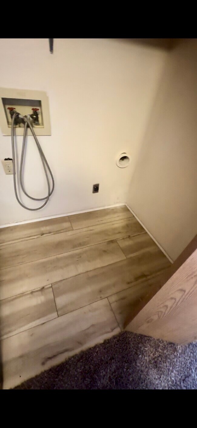 Building Photo - 629 Quincy St