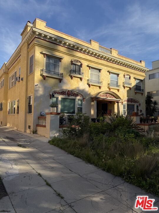 Building Photo - 1404 S St Andrews Pl