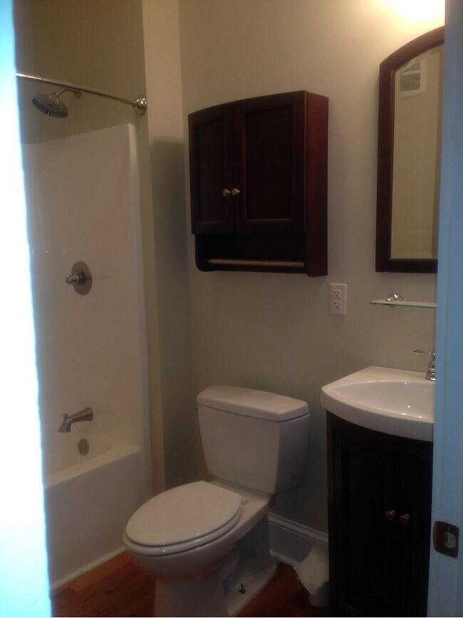 Building Photo - 3 Bedroom 2.5 Bath Townhome in Downtown Greenville and Near the Hampton Pinckney Historic District