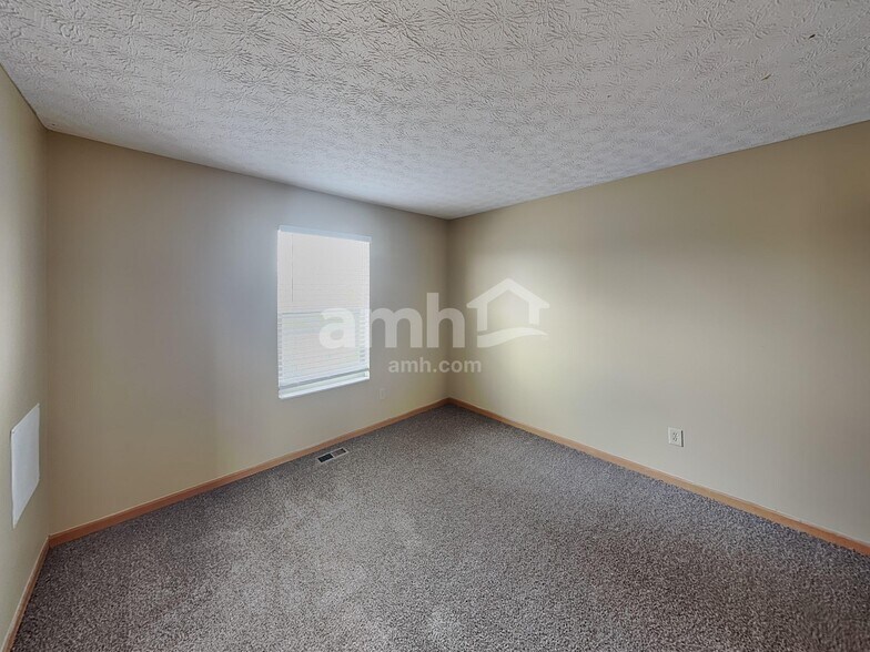 Building Photo - 88 Brooksedge Dr E