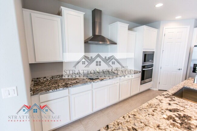 Building Photo - 17625 W Pasadena Ave