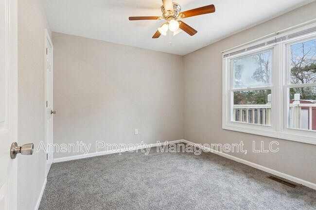 Building Photo - 511 Henderson St